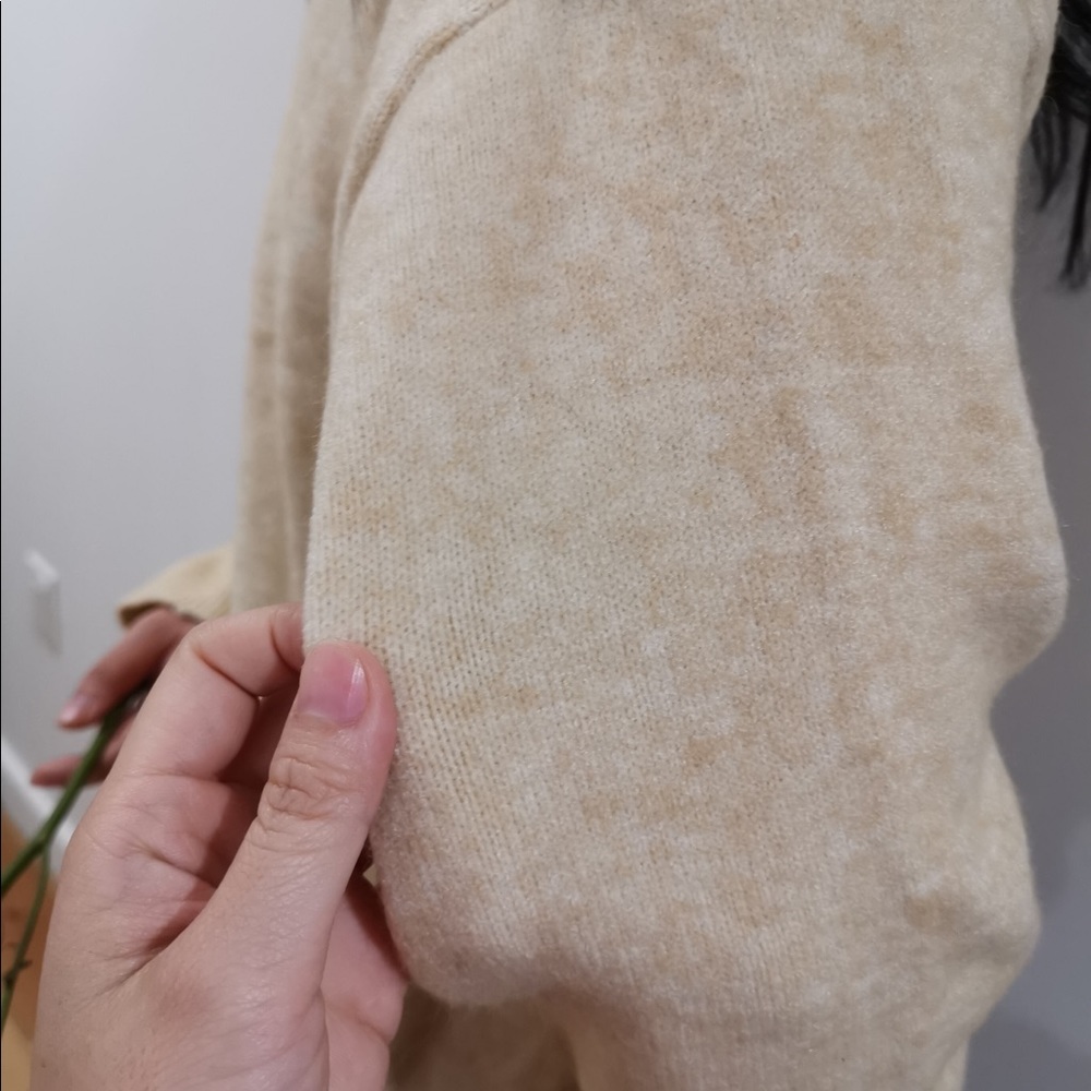 Sweater - Picture 8 of 8